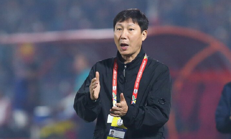 thang-lao-5-0-hlv-kim-sang-sik-van-cam-thay-bat-an-doi-voi-dt-viet